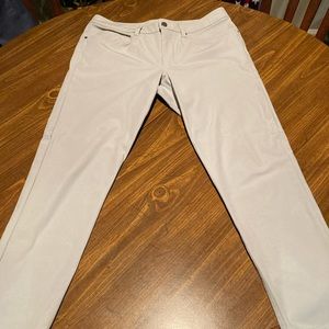 ABC Slim-Fit Pant 32" 
Warpstreme || Color: Silver Drop